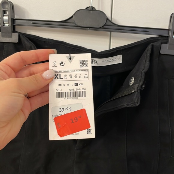 COPY - Shorts - Picture 5 of 7